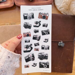 Sarica Studio – Retro Camera – Sticker