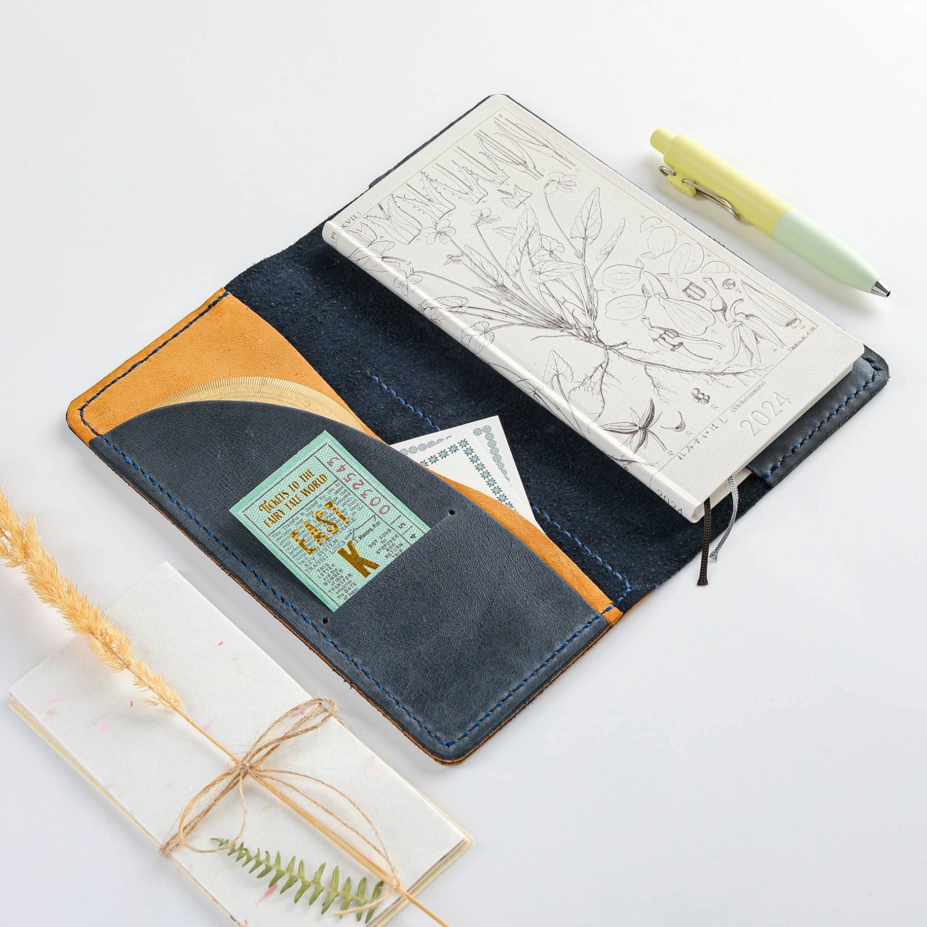 Cafe Analog x Elysian Paper - ARIS - Weeks Size - Custom Leather Cover