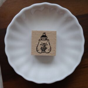 Eileen TAI Studio – Foodie Bears – CUPCAKE – Stamp