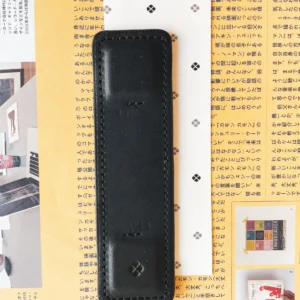 Baum-Kuchen - Pen Clip Storyteller - Black