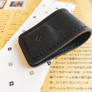 Baum-Kuchen – Pen Clip Storyteller – Black
