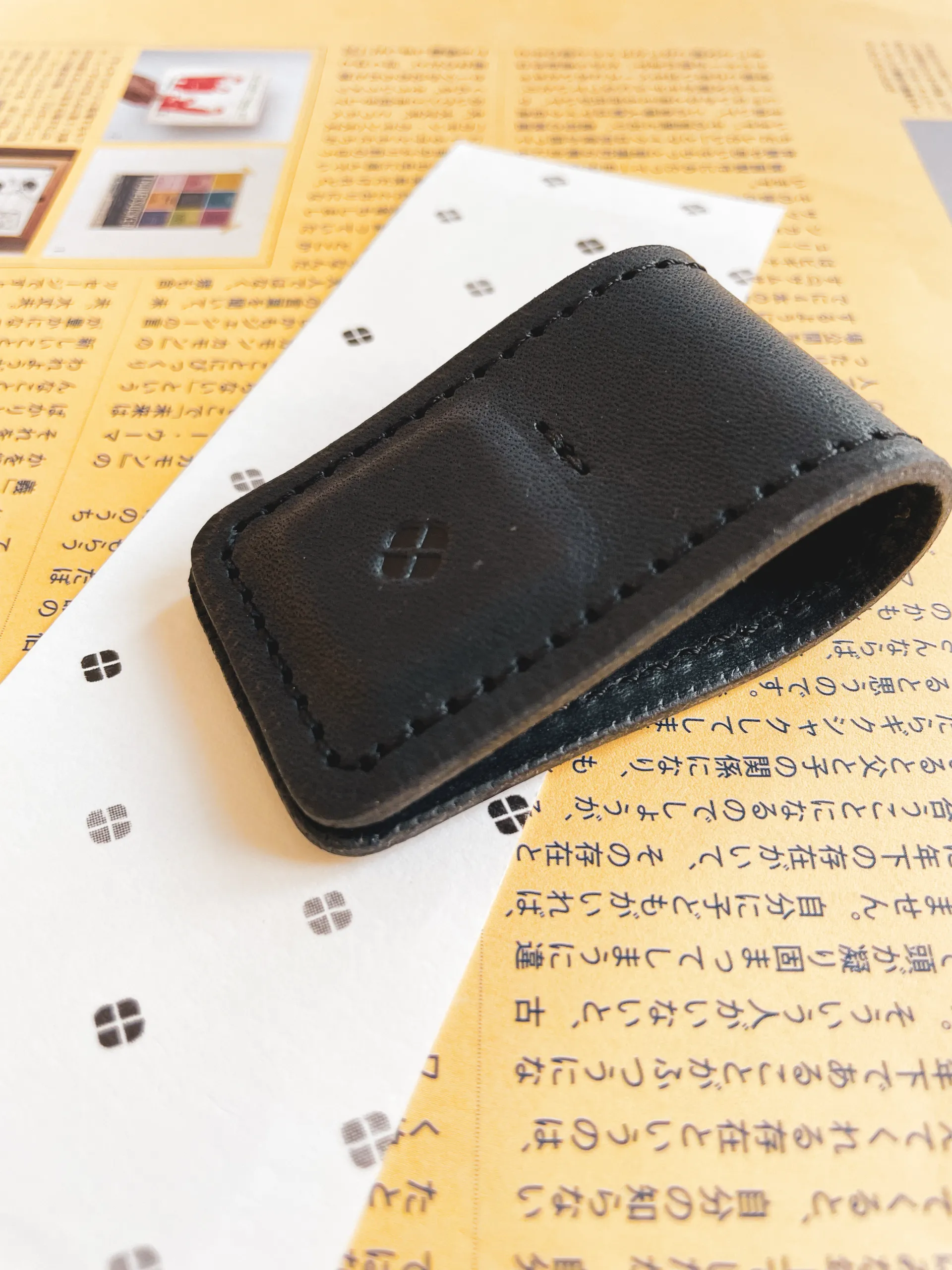 Baum-Kuchen - Pen Clip Storyteller - Black