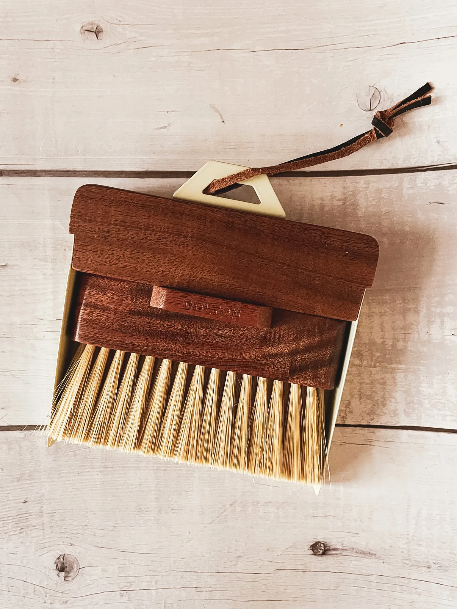 DULTON - Ivory - Journaling Dustpan & Brush