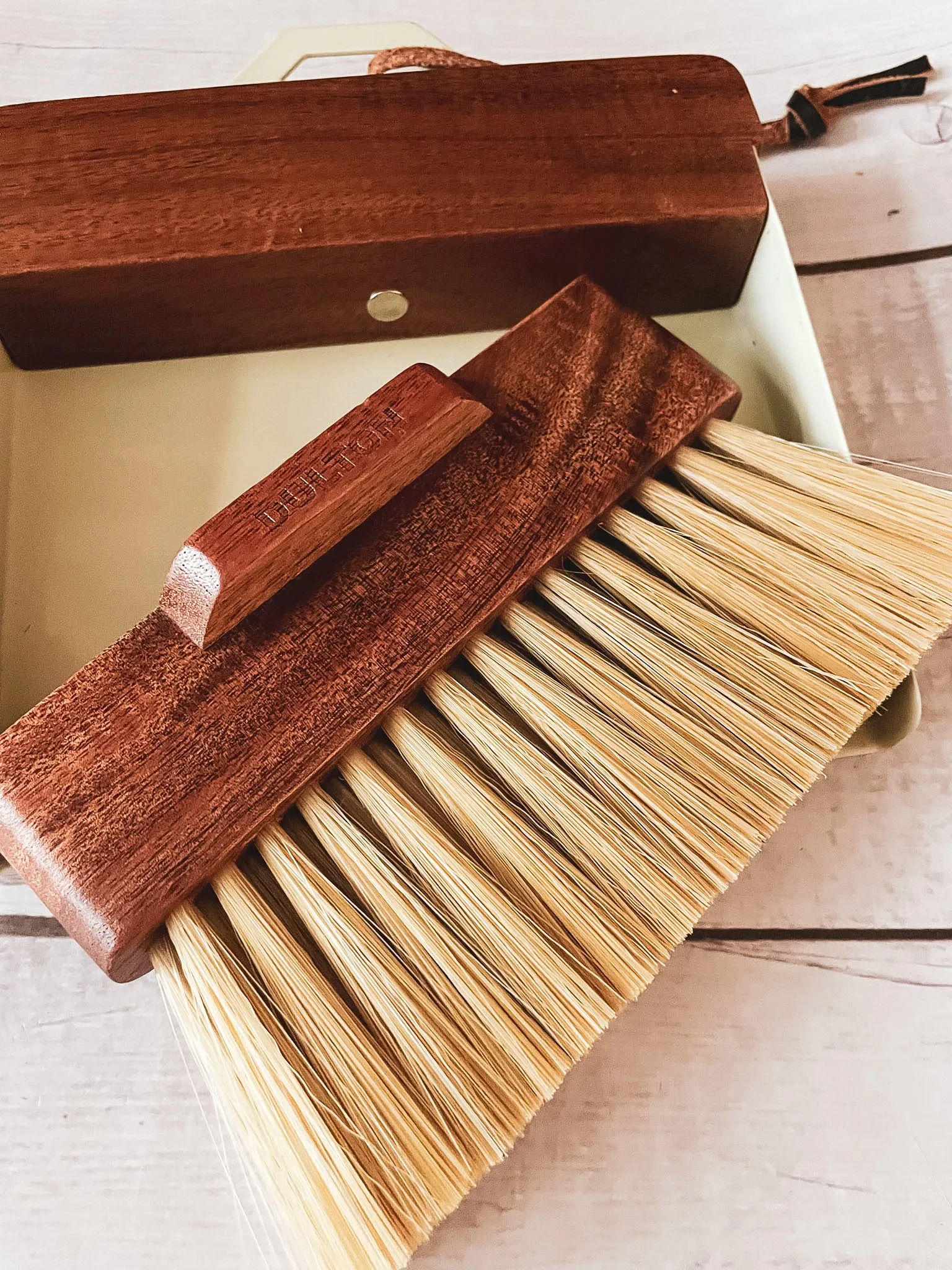 DULTON - Ivory - Journaling Dustpan & Brush